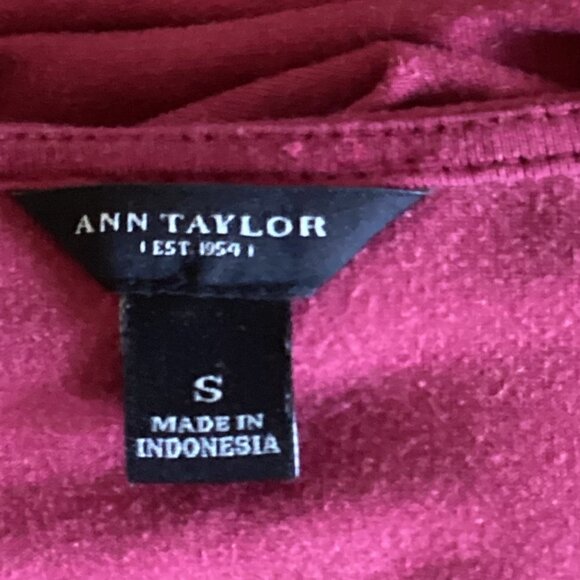 Ann Taylor Faux Wrap Surplice Ruched V-Neck Sleeveless Top S S Red 67T - Picture 7 of 7